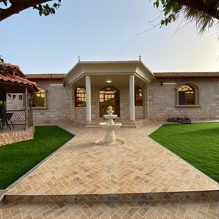 Villa Uae Farm Qur Esterno foto