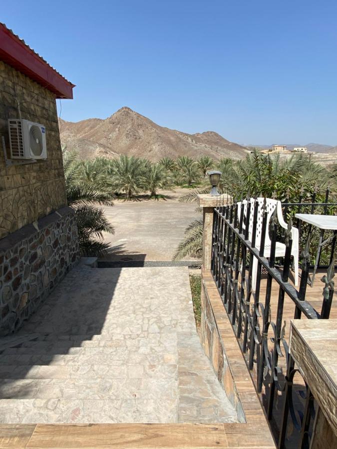 Villa Uae Farm Qur Esterno foto