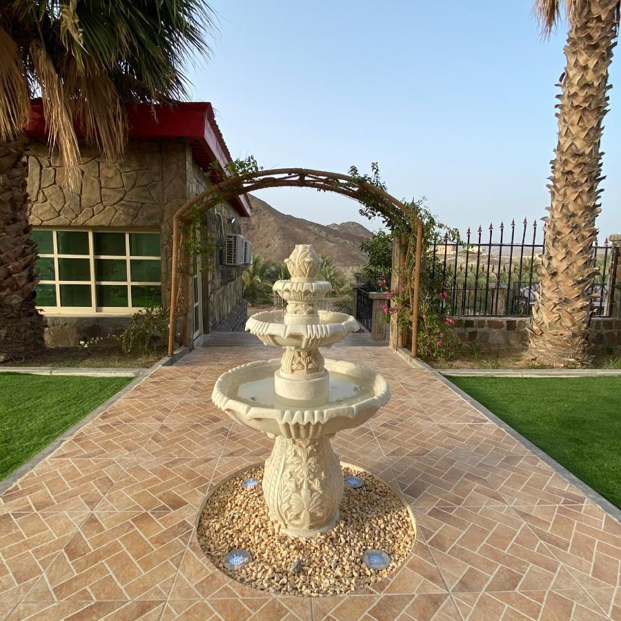 Villa Uae Farm Qur Esterno foto